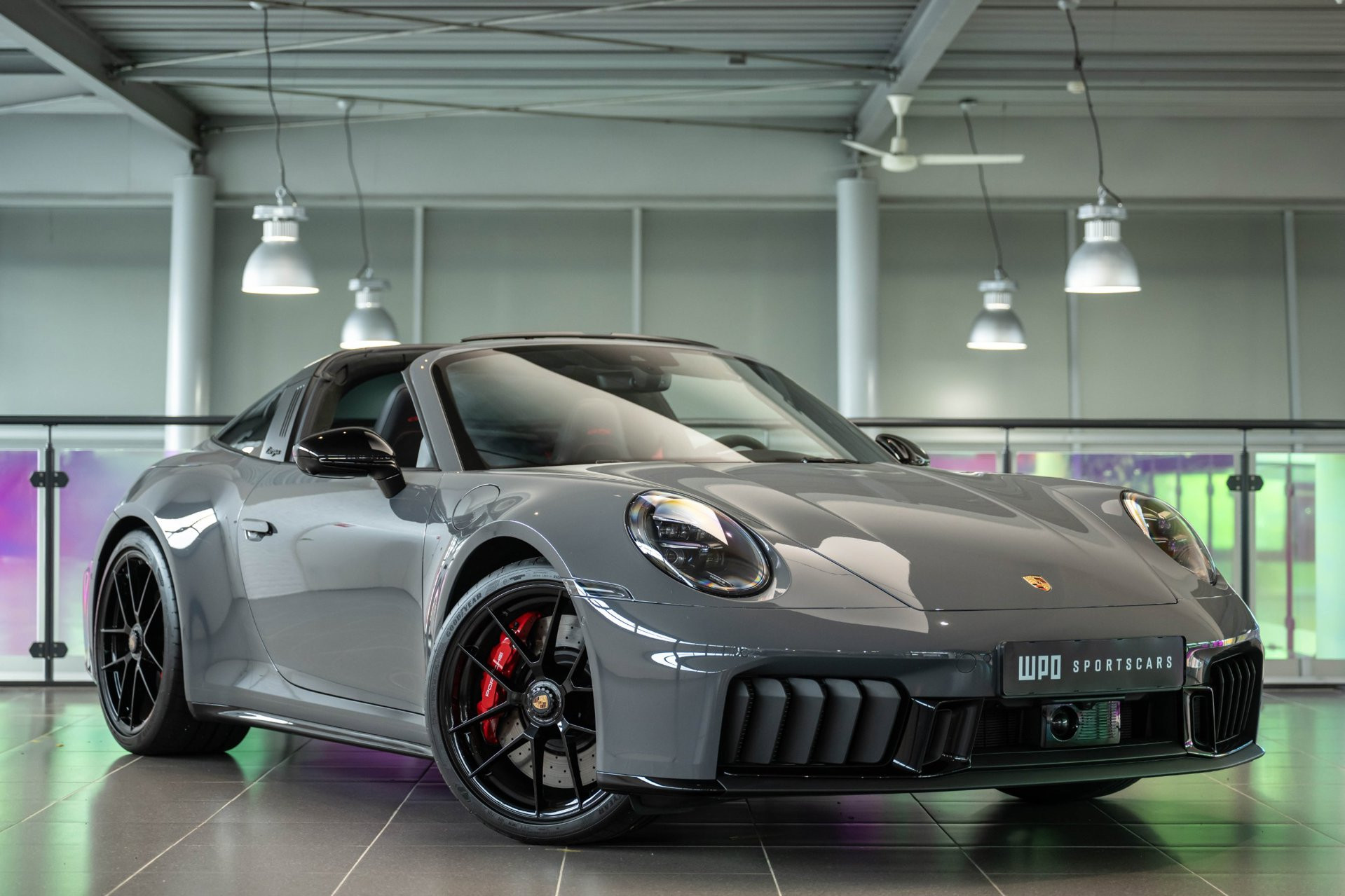 Porsche 992 3.6 T-Hybrid Targa 4 GTS