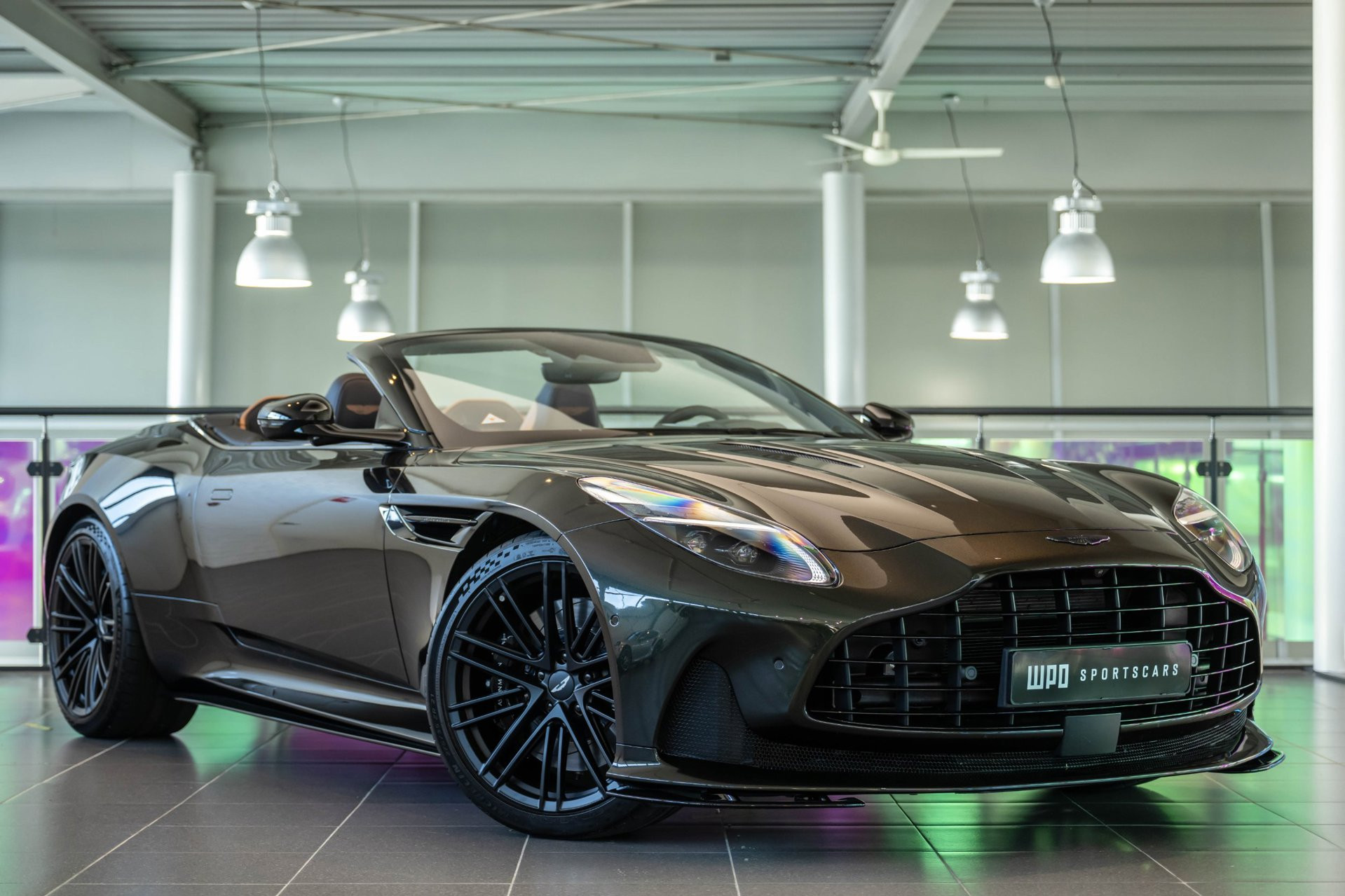 Aston Martin DB12 Volante 4.0 V8